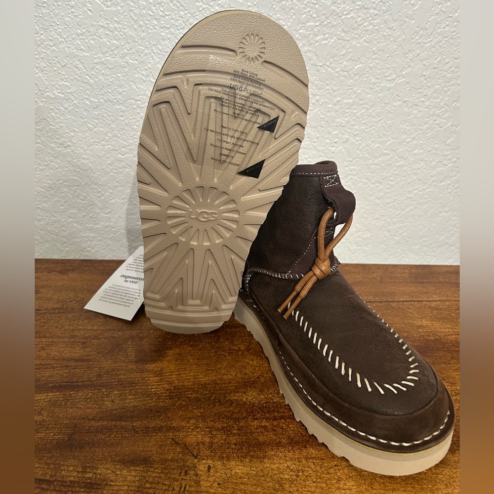 UGG Men's Burnt Cedar Boots SZ: Men 9 - Picture 5 of 7